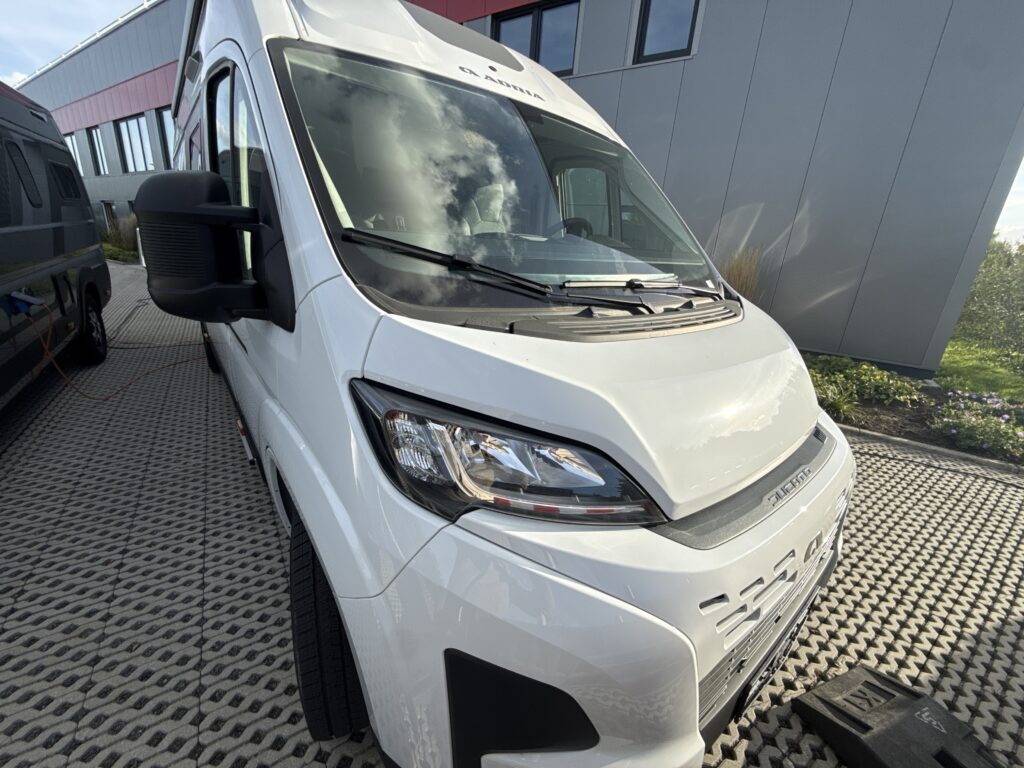 ADRIA 640 SLB White Edition TWIN TWIN