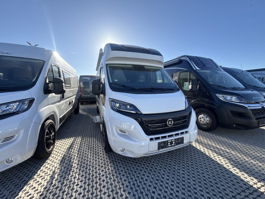 AFFINITY DUO WHITE EDITION VAN
